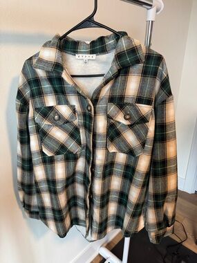Womens HYFVE flannel green, white, and black plaid "shacket" size Small